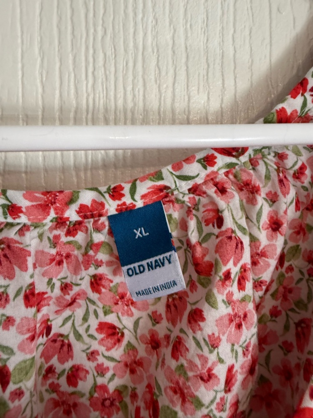 Old Navy Red Floral Button-Front Blouse - Picture 2 of 3